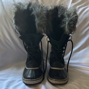 Sorel Black Winter Lace-Up Fur-Cuff Boots